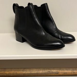 Rag & bone black Chelsea boots. Women’s size 9.